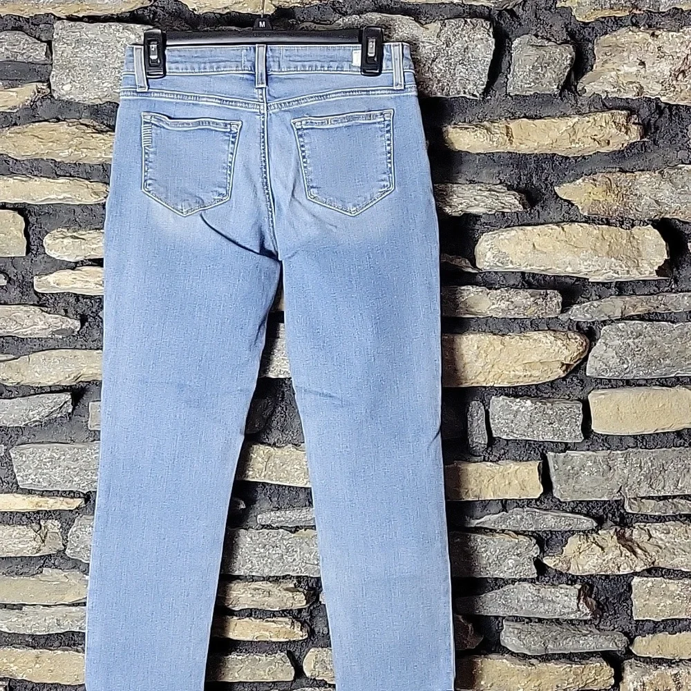 PAIGE Blue Ankle Cropped Jeans with Classic Style Size 26